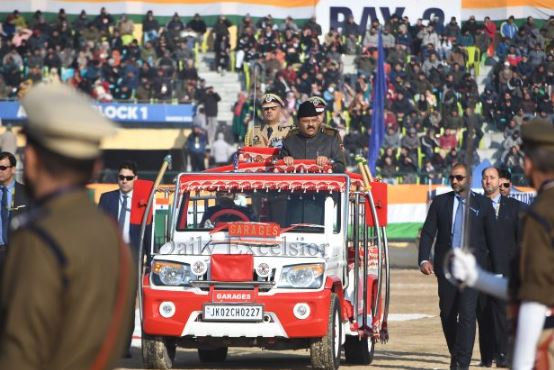 'पूरे कश्मीर में कड़ी सुरक्षा के बीच गणतंत्र दिवस मनाया गया  | '